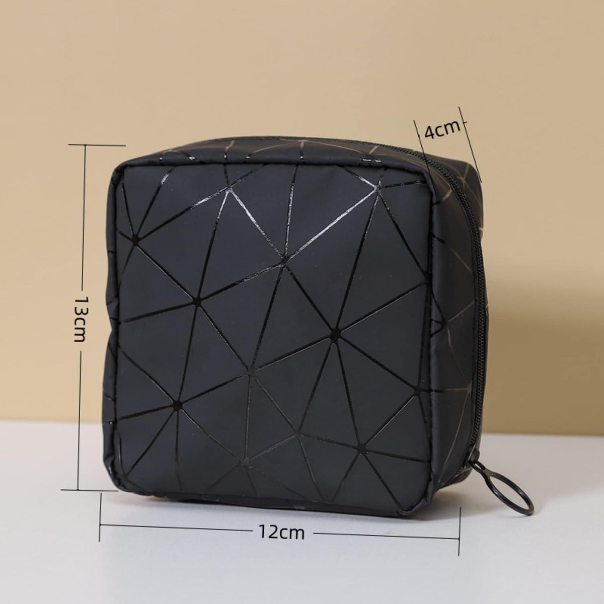 Sanitary Napkin Storage Bag Menstrual Cup Pouch Period Bag for Teen Girls Portable Menstrual Pad Sanitary Napkin Storage Tampons Holder for Purse (Black M)