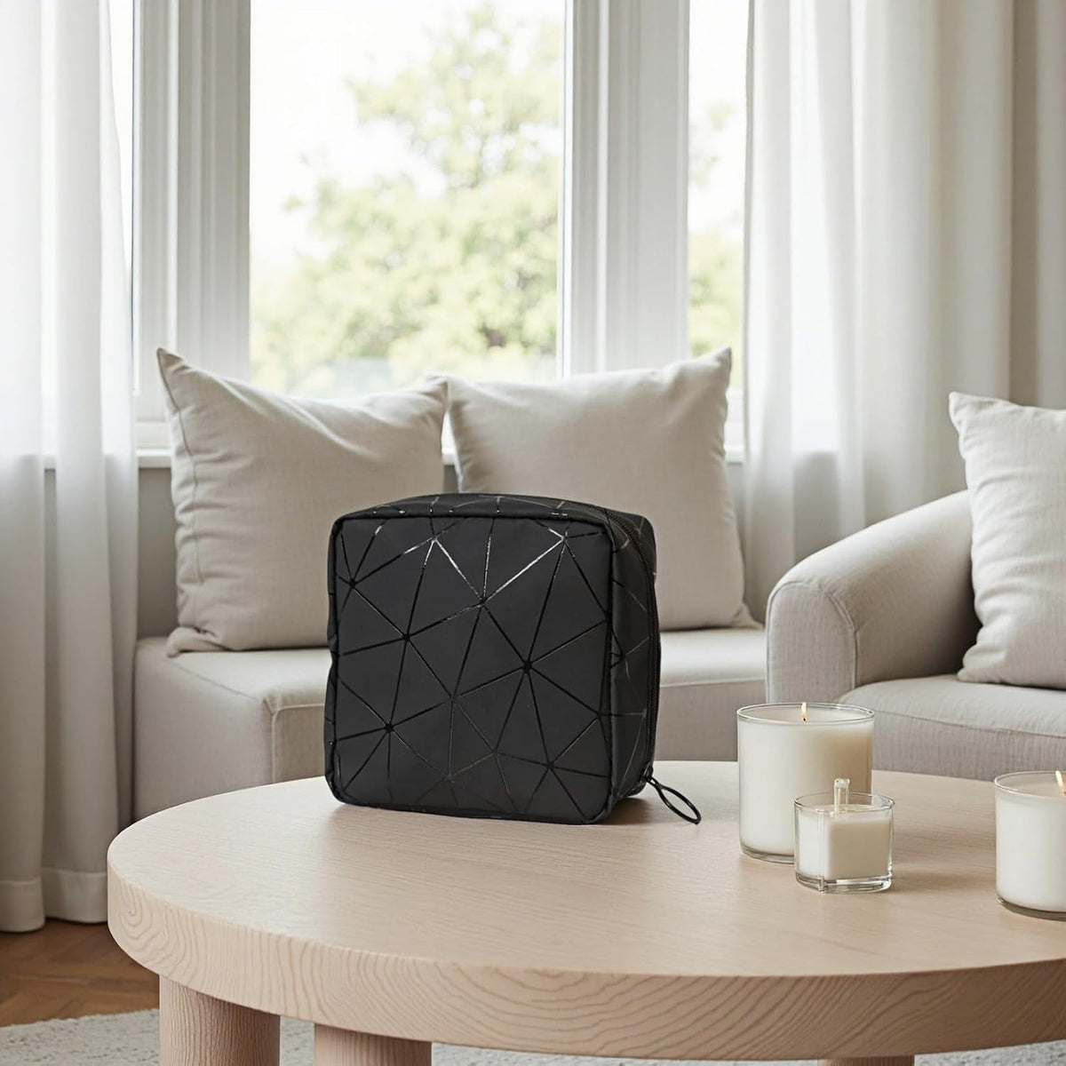 Sanitary Napkin Storage Bag Menstrual Cup Pouch Period Bag for Teen Girls Portable Menstrual Pad Sanitary Napkin Storage Tampons Holder for Purse (Black M)