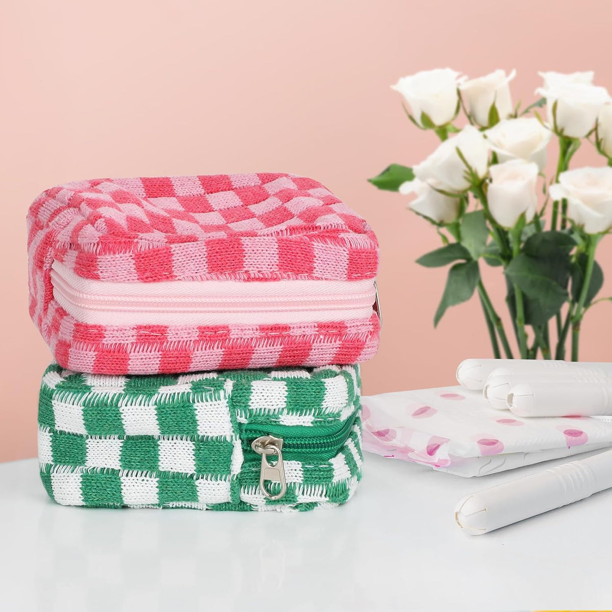 Sanitary Napkin Storage Bag, Menstrual Pad Zipper Bag Checkered Portable Period Bag Panty Liners, Tampon Storage Pouch for Women Ladies Daily Use Storage Purse Travel